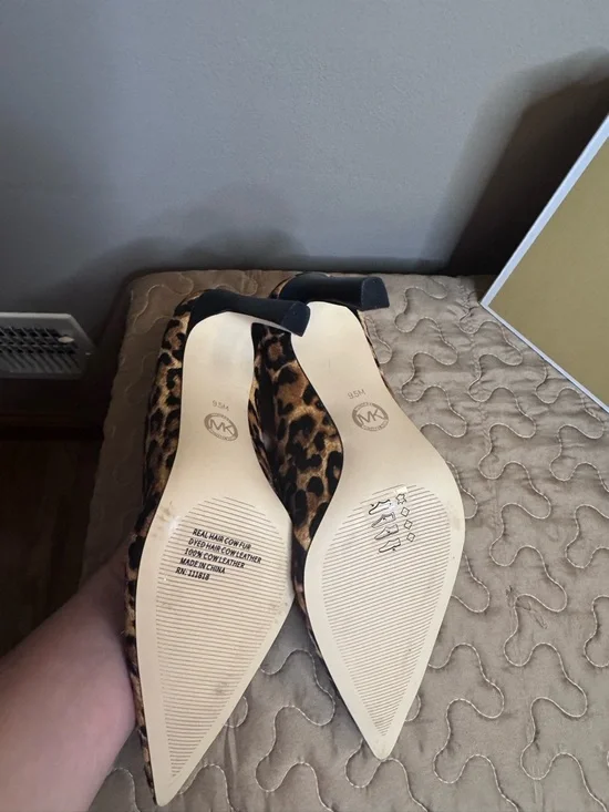 Michael Kors Leopard Print Pointed-Toe Pumps - Brown/Black size 9.5 - Picture 5 of 7
